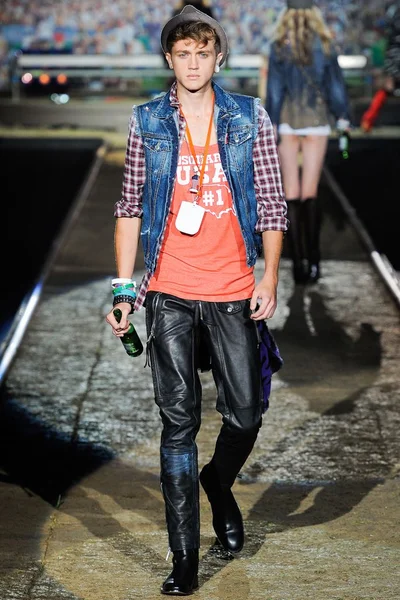 Look 22